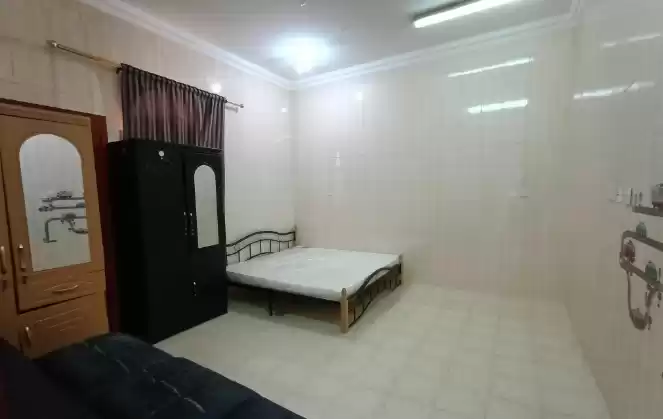 Wohn Klaar eigendom 1 Schlafzimmer S/F Wohnung  zu vermieten in Al Sadd , Doha #7658 - 1  image 